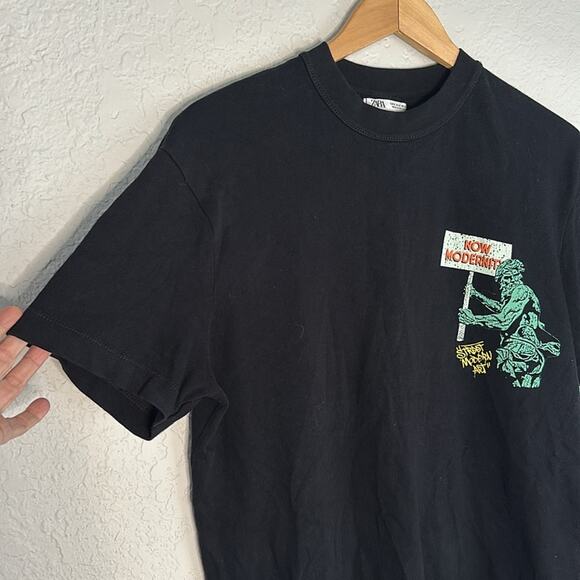 Classicism is the New Modernity Black Graphic T-Shirt Say Anything Boombox Y2K - Picture 4 of 5